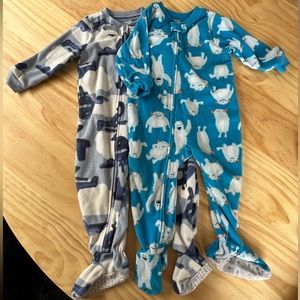 Carter’s fleece pajama set- size 18m